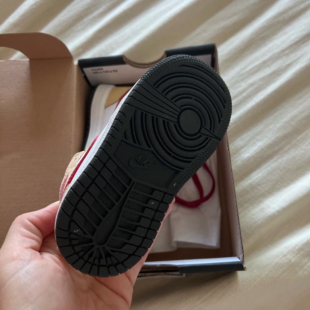 New in Box Toddler Air Jordan Nike Tennis Shoe - Picture 6 of 8